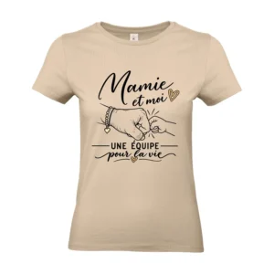 Tee-shirt Mamie et moi – Une équipe pour la vie — aperçu centre