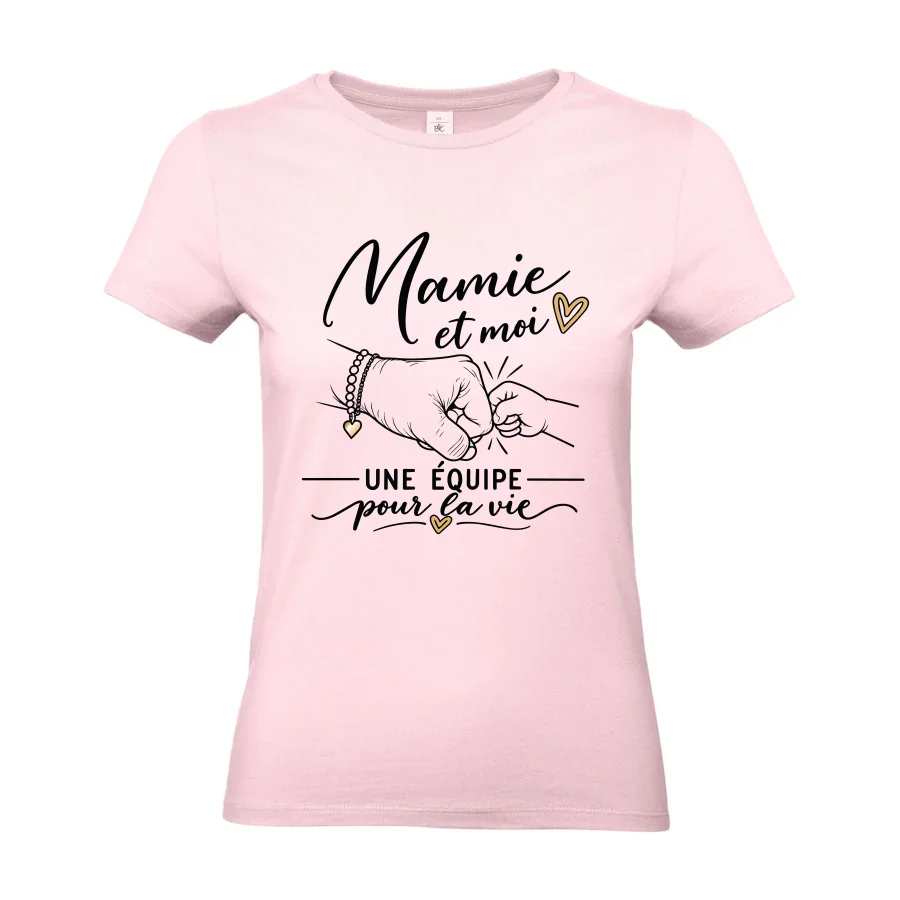 Tee-shirt Mamie et moi – Une équipe pour la vie — aperçu centre